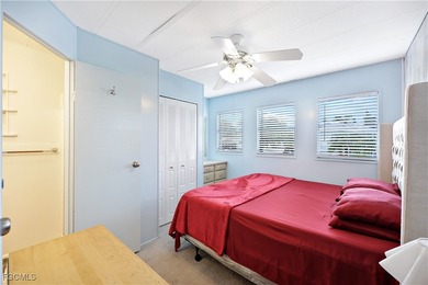 Welcome to your dream retirement oasis! This cozy 2-bedroom - photo 14