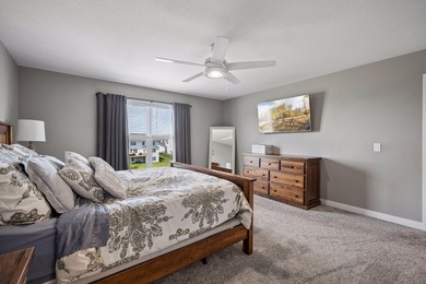 Welcome to this beautifully maintained two-story home offering - photo 18