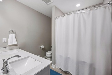Welcome to this beautifully maintained two-story home offering - photo 27