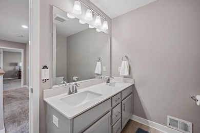 Welcome to this beautifully maintained two-story home offering - photo 28