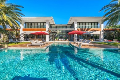 Welcome to 385 Center Island, a breathtaking tropical modern - photo 3