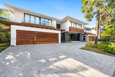 Welcome to 385 Center Island, a breathtaking tropical modern - photo 6