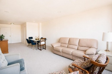 **Welcome to the City by the Sea!** This spacious Junior 4 - photo 5