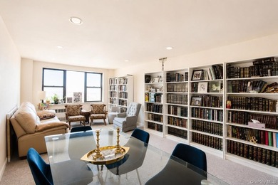 **Welcome to the City by the Sea!** This spacious Junior 4 - photo 6