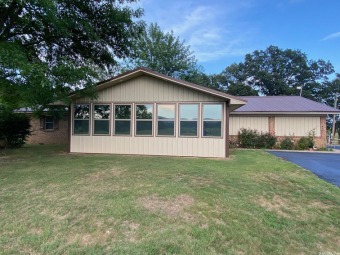 Greers Ferry Lake Home For Sale in Bee Branch Arkansas