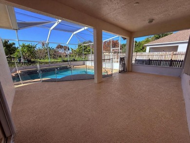 Spacious 3-bedroom, 2-bath in-ground pool home with standout - photo 4