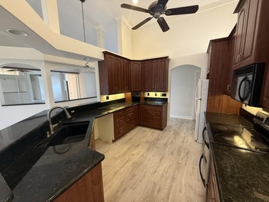 Spacious 3-bedroom, 2-bath in-ground pool home with standout - photo 7