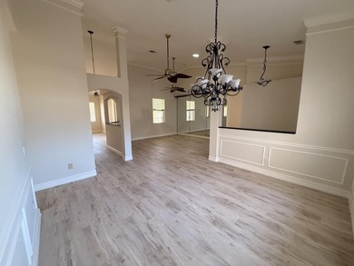 Spacious 3-bedroom, 2-bath in-ground pool home with standout - photo 9