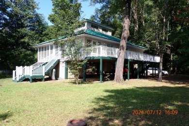 Lake Home For Sale in Lowndesboro, Alabama