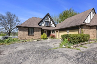 (private lake, pond, creek) Home For Sale in Warren Michigan