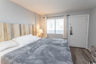 Welcome to this immaculate 1 bedroom/1 bath condo at Bluewater - photo 5