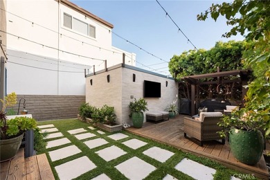 his is a quintessential beach house in premier North Hermosa - photo 2