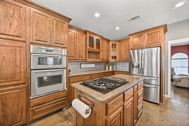 This spacious 5-bedroom, 4-bathroom, and home office offers room - photo 18