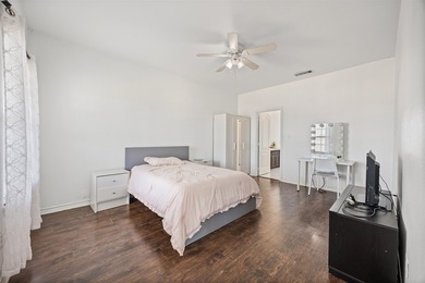 This spacious 5-bedroom, 4-bathroom, and home office offers room - photo 27