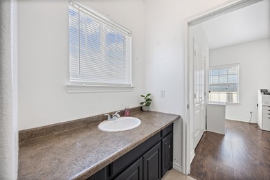 This spacious 5-bedroom, 4-bathroom, and home office offers room - photo 28