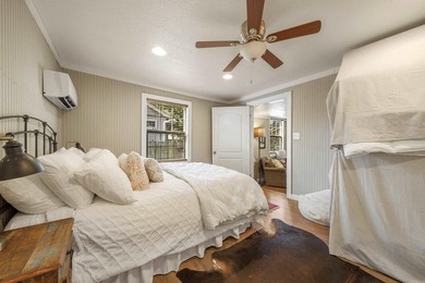 Lake Living Made Easy! Conveniently located just minutes from - photo 2