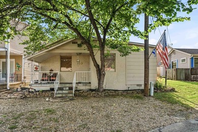 Lake Living Made Easy! Conveniently located just minutes from - photo 7