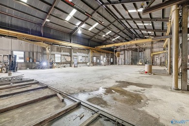 15,332+/- sq ft industrial warehouse situated on 5.49+/- level - photo 1
