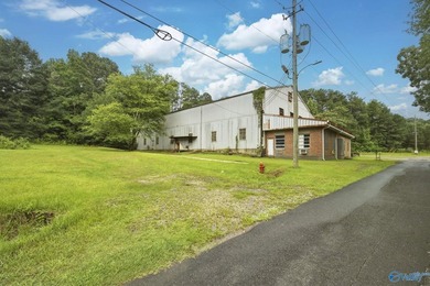 15,332+/- sq ft industrial warehouse situated on 5.49+/- level - photo 2