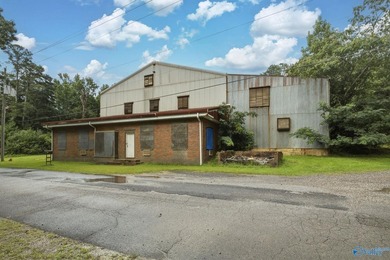 15,332+/- sq ft industrial warehouse situated on 5.49+/- level - photo 3