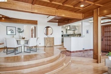 With sweeping views that stretch from downtown Oakland to the - photo 21