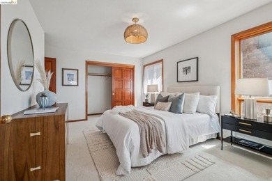 With sweeping views that stretch from downtown Oakland to the - photo 41
