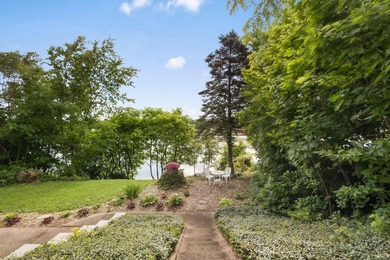 An affordable waterfront lifestyle that most buyers assume they - photo 3