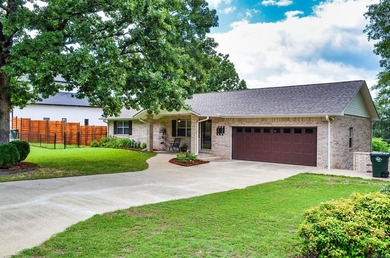 Welcome to this beautifully maintained spacious 3 bedroom, 2 - photo 5