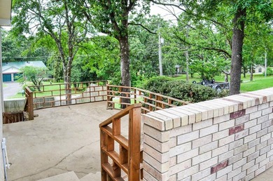 Welcome to this beautifully maintained spacious 3 bedroom, 2 - photo 7