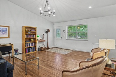 Welcome to this beautifully maintained spacious 3 bedroom, 2 - photo 10