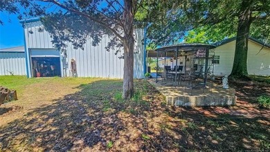 **Lake Eufaula Living at it's Best!** - Very rare 2.5-Acre - photo 8