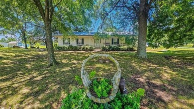 **Lake Eufaula Living at it's Best!** - Very rare 2.5-Acre - photo 9