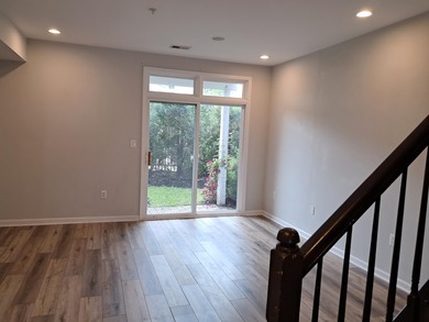 ***Location! Location! Location! Homeowner's Dream Home Sweet - photo 11