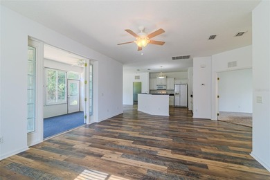 Beautiful home 2/2+den on a private dead-end road, the Very - photo 4