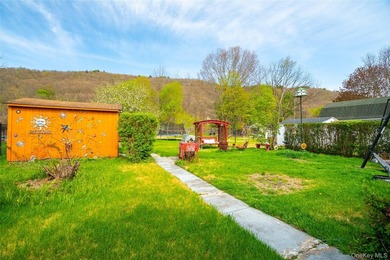 Welcome to this spacious and versatile home offering over 1,400 - photo 19