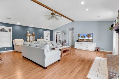 Investor Alert or Handy Homeowner Special! This spacious - photo 2