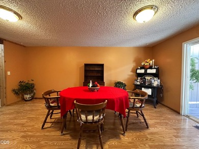 Pride of ownership reflected in this 4 bedroom Sunset Village - photo 8