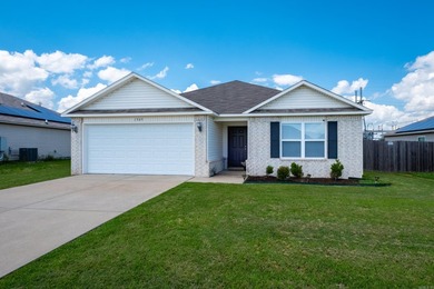 Welcome home to 1505 Yarrow Drive! From the moment you walk - photo 2
