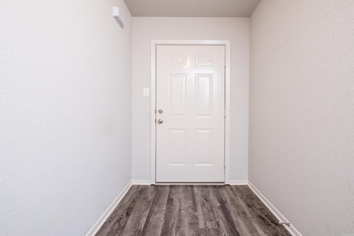 Welcome home to 1505 Yarrow Drive! From the moment you walk - photo 5