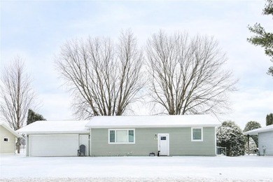 (private lake, pond, creek) Home Sale Pending in Wabasha Minnesota