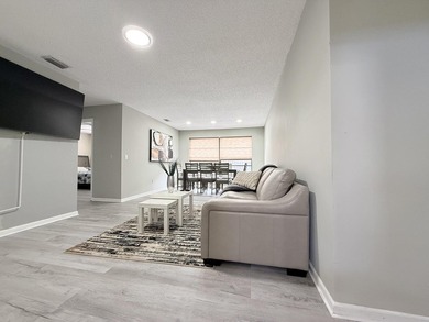 Stunning Beautiful Home Relaxing Patio and 2 cars Garage. This - photo 6