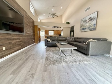 Stunning Beautiful Home Relaxing Patio and 2 cars Garage. This - photo 8