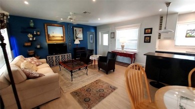 Under contract-accepting backup offers. Immaculately Renovated 4 - photo 28