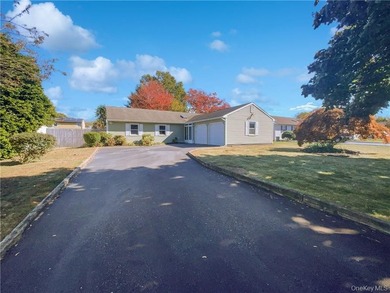 Welcome to this beautiful 3 bedroom, 2 bathroom home located at - photo 1