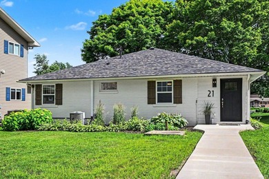 *Open House Saturday June 27th 1pm-3pm* Experience lake living - photo 2