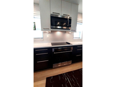 Under contract-accepting backup offers. Immaculately Renovated 4 - photo 32