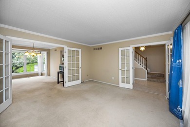 Beautifully situated on a corner lot in a desirable neighborhood - photo 8