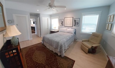 Under contract-accepting backup offers. Immaculately Renovated 4 - photo 42