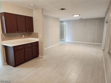 This 1657 square foot single family home has 4 bedrooms and 2.0 - photo 4