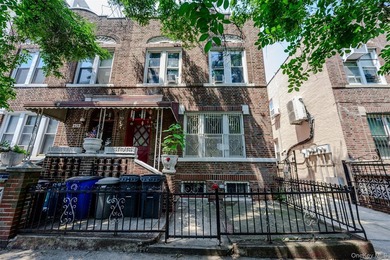 Welcome to a fantastic, income-generating multi-family property - photo 1